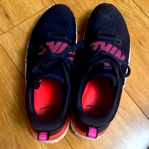 NIKE RENEW TENNIS SHOE - Picture 4 of 4